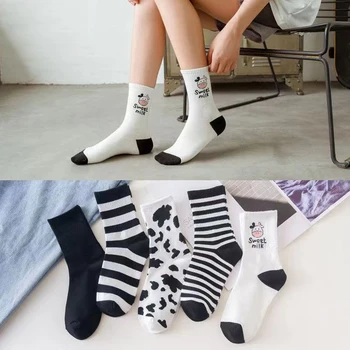 Нови 2 чифта Женски чорапи от полиестер и памук в пятнистую коровью кожата е със средна дължина, спортни чорапи райе с надпис Kawaii, Дълги чорапи в една тръба открито, чорапи Tide