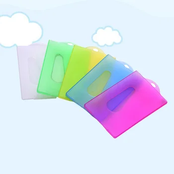 20pcs Пластмасови торбички, за защита на документи за самоличност, студентски карти, икона служител (случаен цвят, повърхност с дупка)